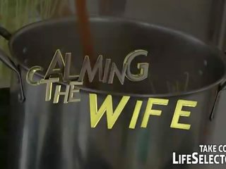Життя selector: недосвідчена дружина отримує трахкав по a хуй і a огірок.